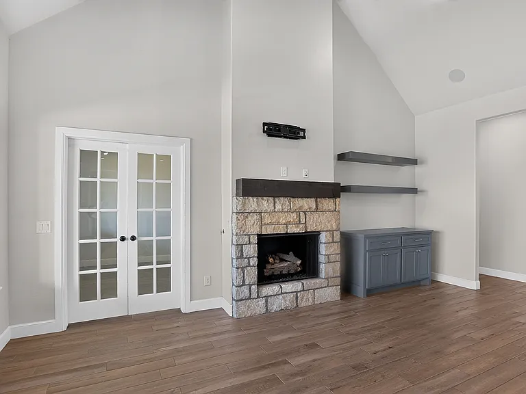 709 Timber Trl — Photo 7