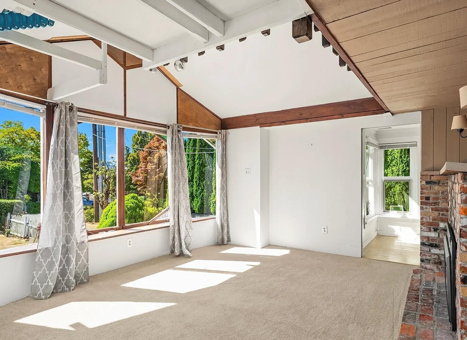 2 bed, 1110 sqft, $2,500 — Photo 4