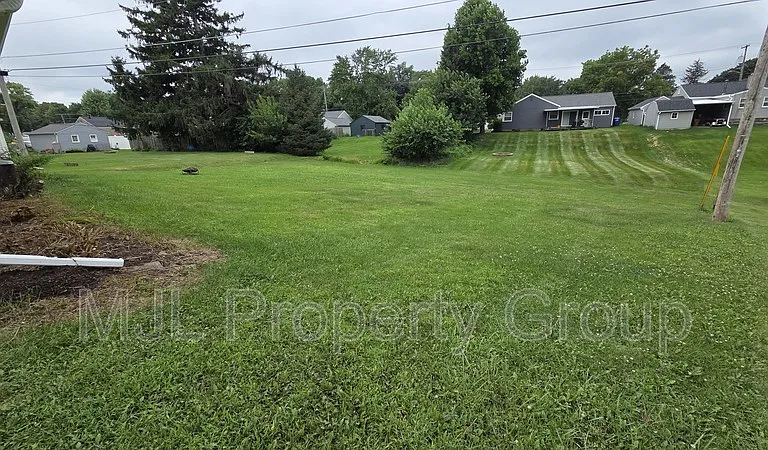 1512 Robeson Ave — Photo 13