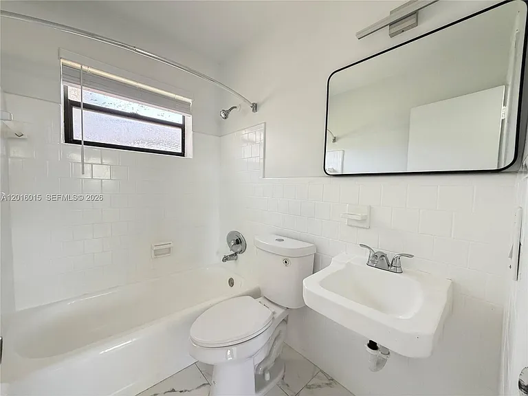 1740 SW 47th Ave — Photo 9