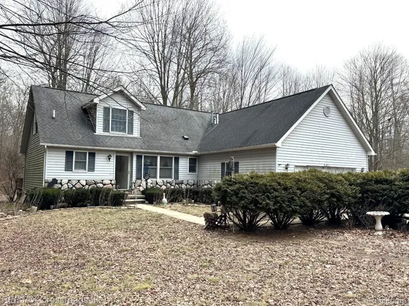 18717 Haggerty Rd, Belleville, MI 48111