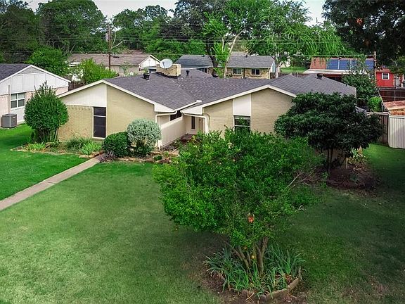 3rd image of 1119 Larkspur Dr