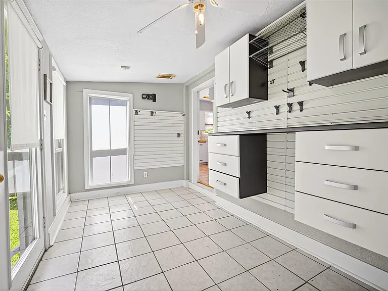 1210 Shearn St — Photo 32