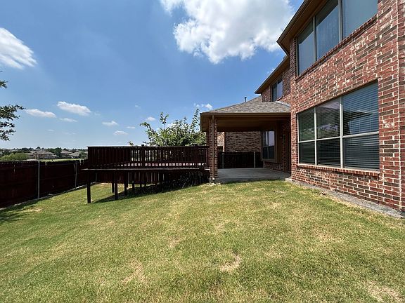 2nd image of 3916 Bamberg Ln