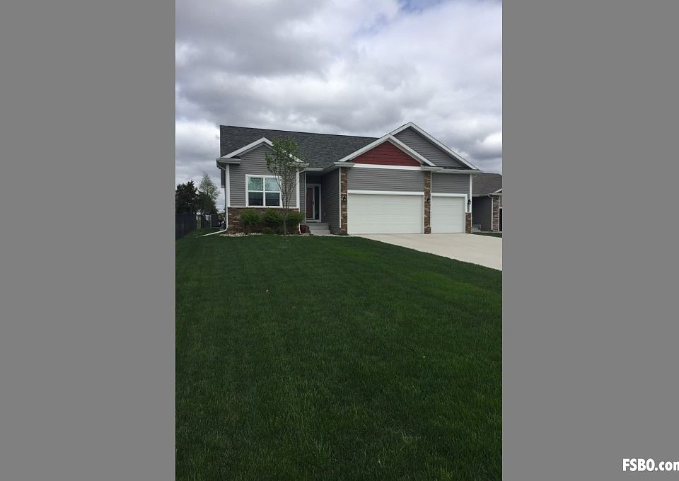 1st image of 525 Sycamore Dr NW