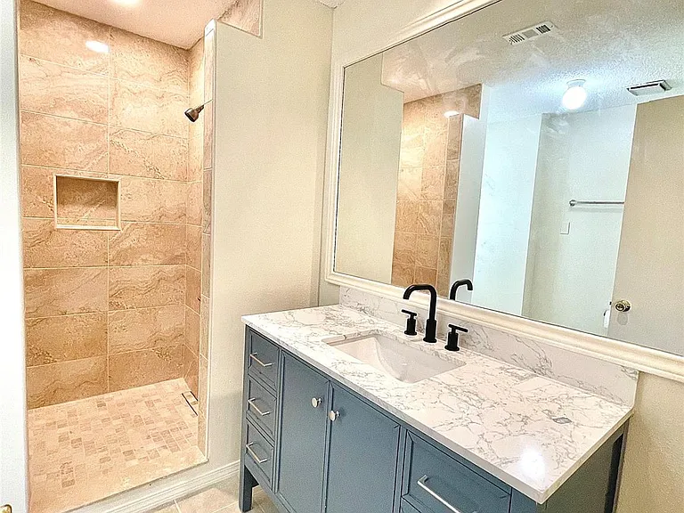 10910 Olivewood Dr — Photo 11