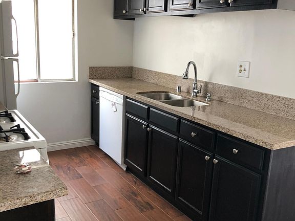 5th image of 3101 S Canfield Ave #1