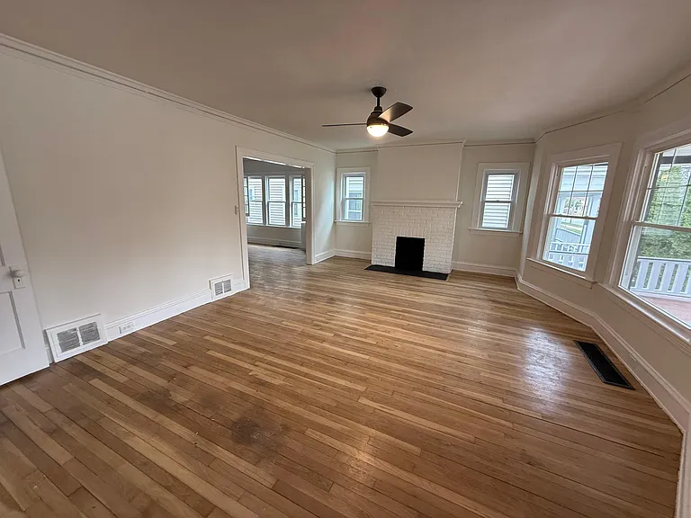 1278 W 102nd St #1 — Photo 12