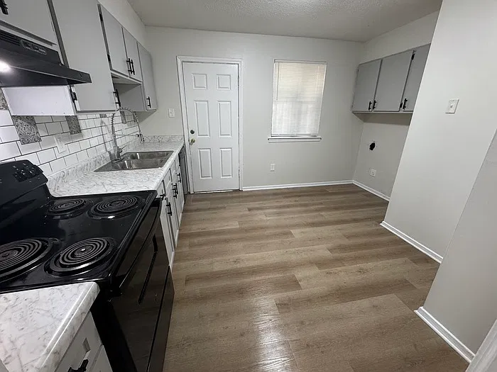 3 bed, 2.0 bath, $1,375 — Photo 3