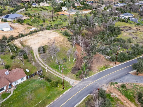 10096 Victoria Dr, Redding, CA 96001