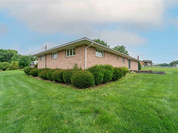 3rd image of 106 Wyndfield Dr