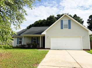 107 Silverberry Ct, Raeford, NC 28376