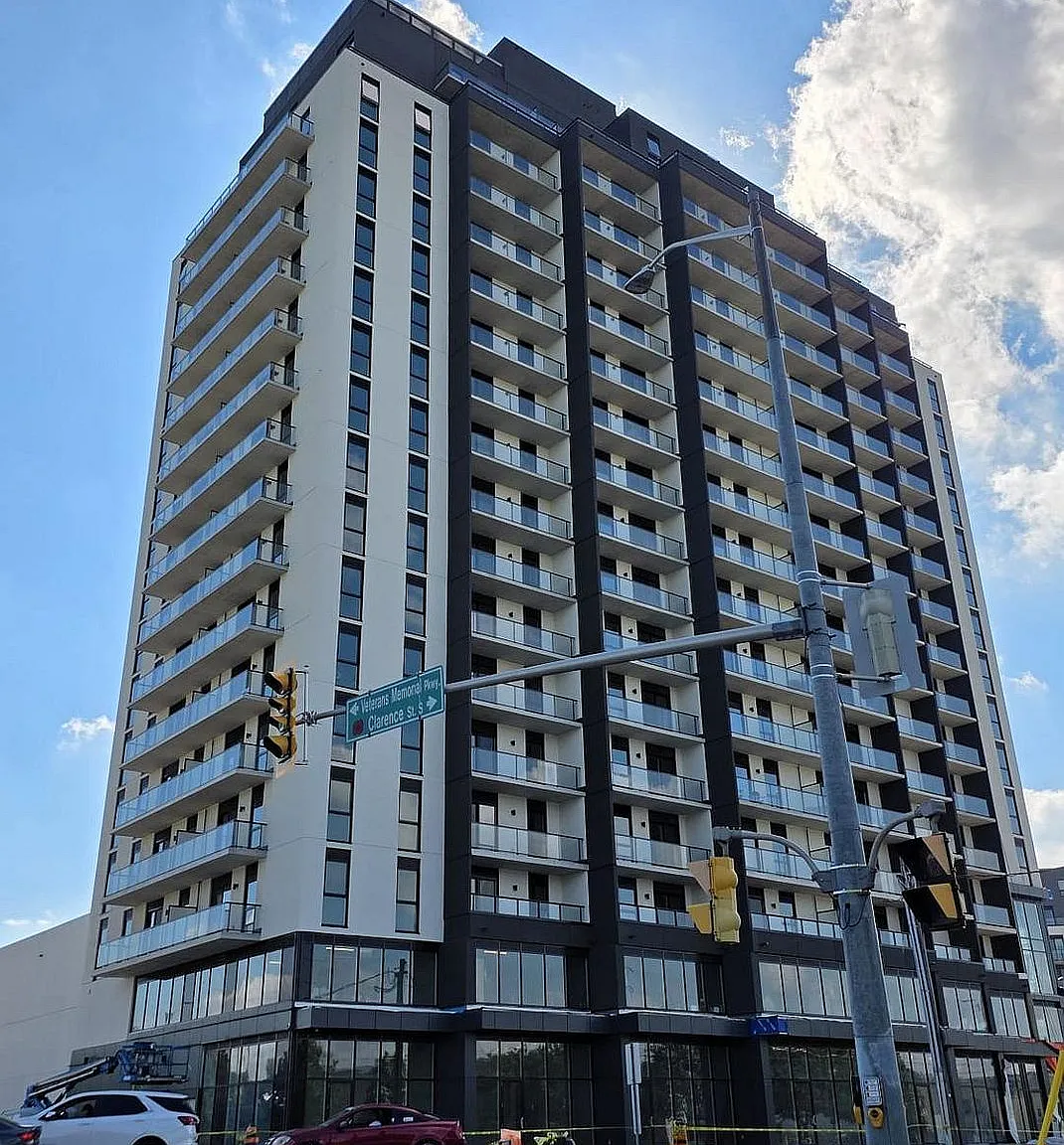 3 bed, $2,395 — Photo 1