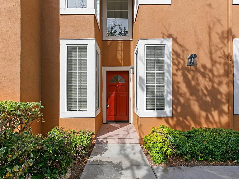 132 Matisse Cir — Photo 3