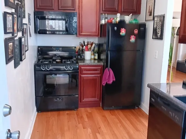 1733 W Pratt Blvd #2, Chicago, IL 60626