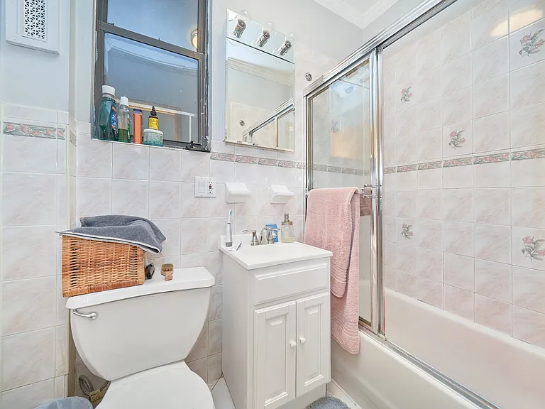 796 9th Ave #4 — Photo 7