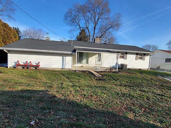 2nd image of 875 Terrace Dr