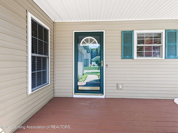 2nd image of 5051 Willoughby Rd APT 17
