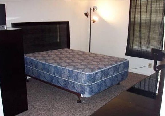 4th image of 2509 Hilltop Cir APT 2
