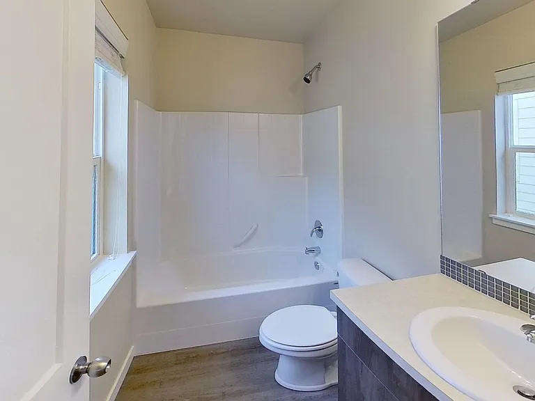4941 Greenwood Dr SW #101 — Photo 9