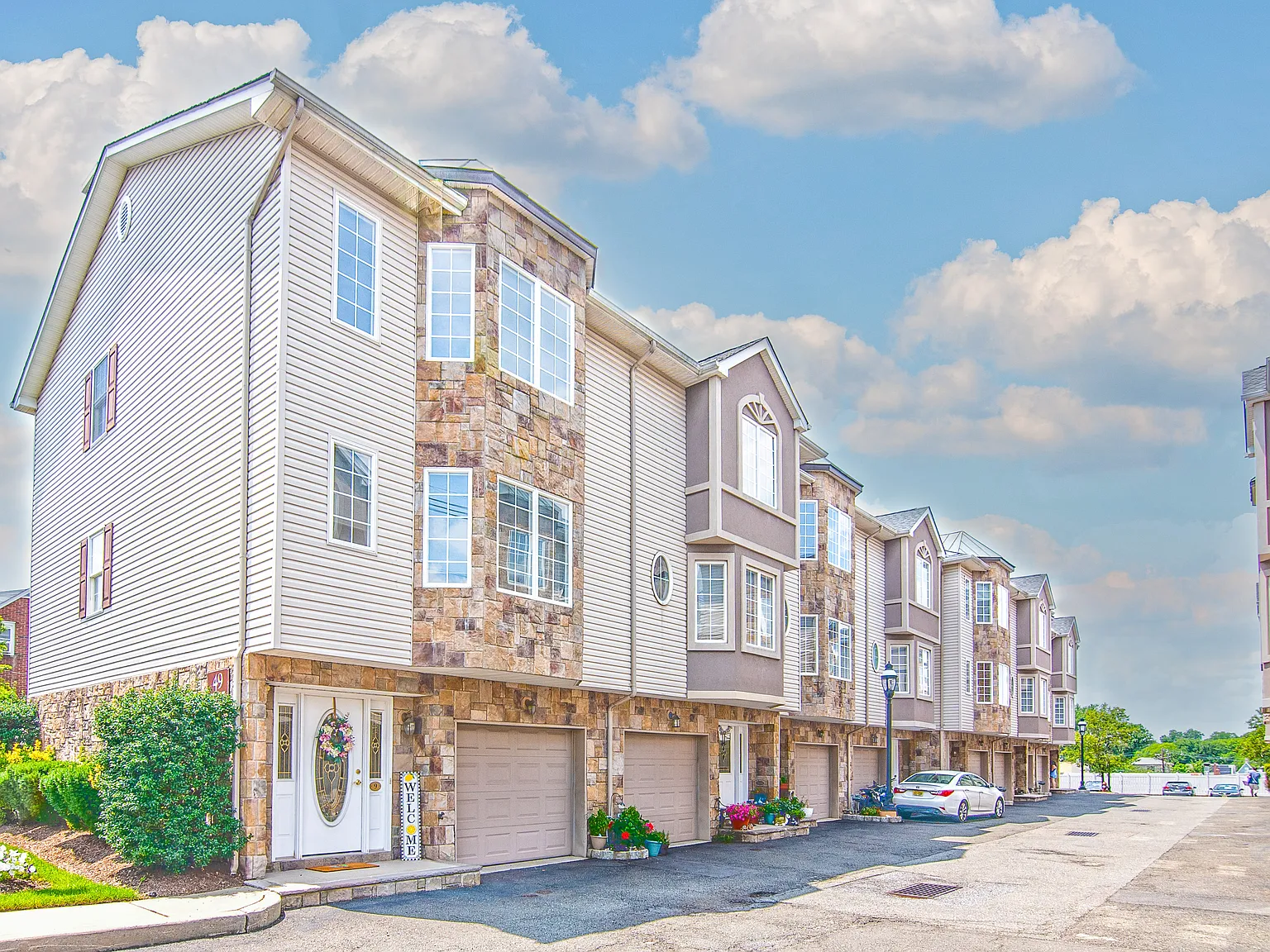 2 bed, 2.5 bath, 1789 sqft, $3,500 — Photo 2