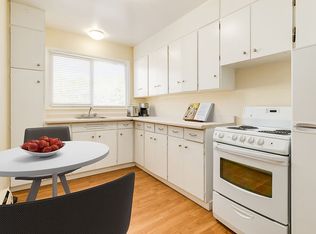 12948 118th Ave NW #3, Edmonton, AB T5L2L4