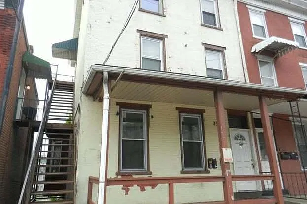234 W Lincoln Hwy — Photo 1