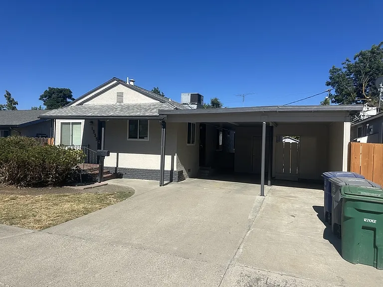 1333 Frank Ave — Photo 2