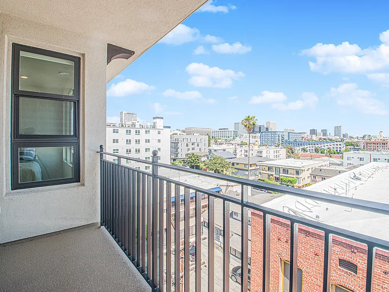 856 Gramercy Drive — Photo 94