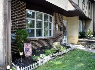 25 Knock N Knoll Cir, Willow Grove, PA 19090