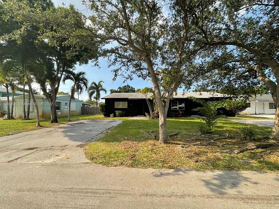 1st image of 715 SW 14th Ct #1