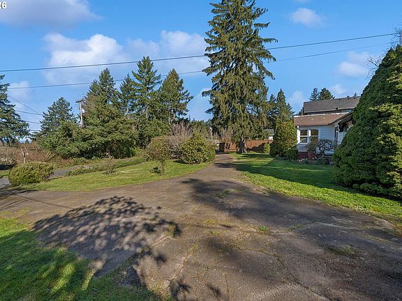 2nd image of 3410 SW Underwood Dr