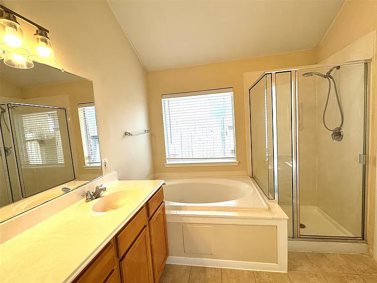 3011 Sunchase Ct — Photo 14