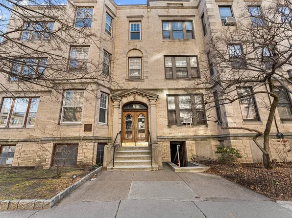 63 Longwood Ave APT 2, Brookline, MA 02446
