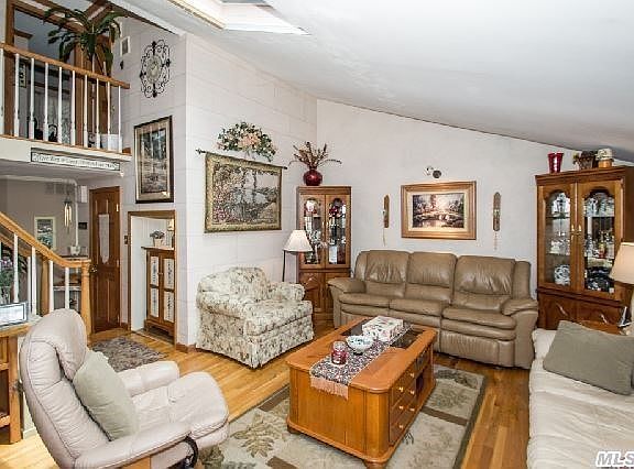 4th image of 24 Beach Ave