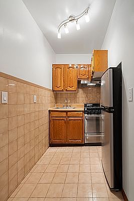 4th image of 5 Cornelia St APT 4C