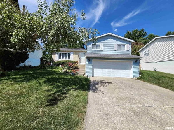 1519 W Queens Court Rd, Peoria, IL 61614