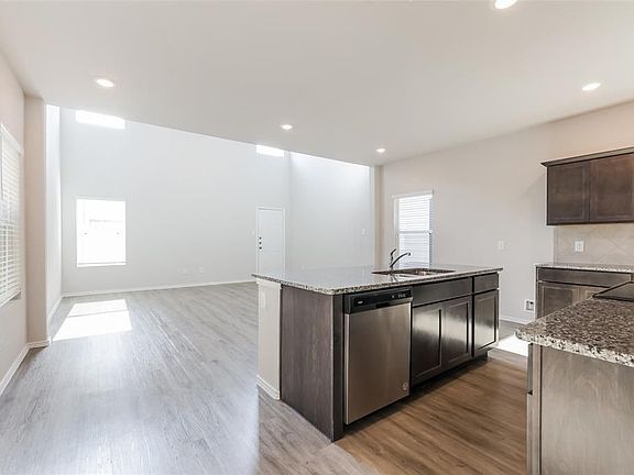 4th image of 15346 Estrella Ct W