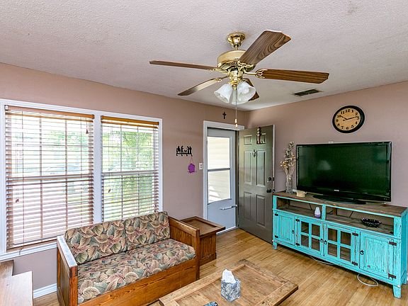 4th image of 1129 Whitaker Dr