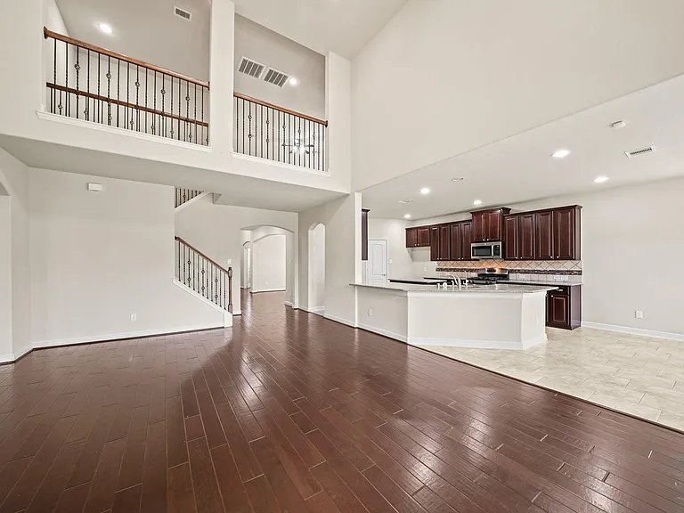 19119 Arcadia Cove Ct — Photo 8