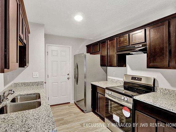 3rd image of 5545 Harrold Ave