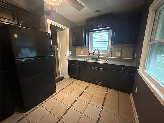 5th image of 18821 Raymond St