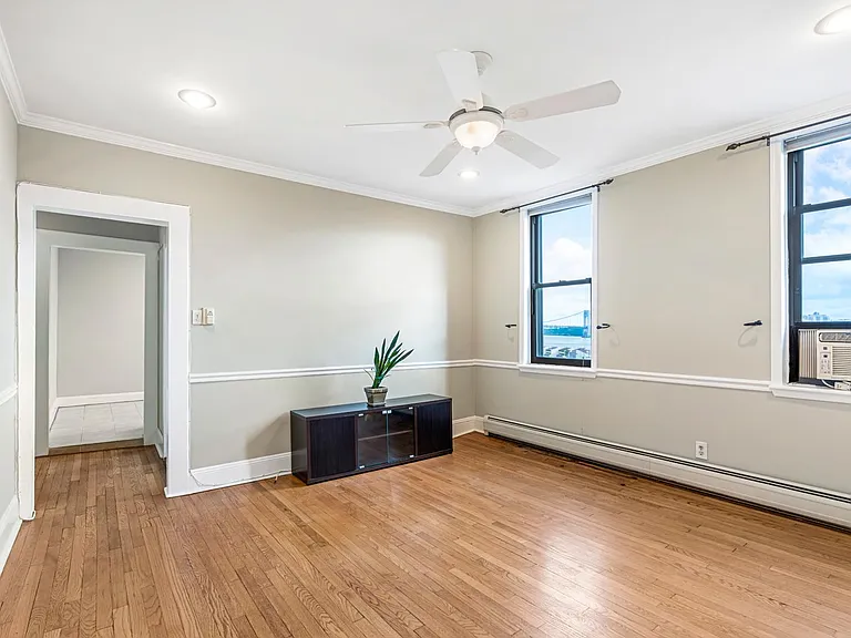 553 Undercliff Ave #16 — Photo 3