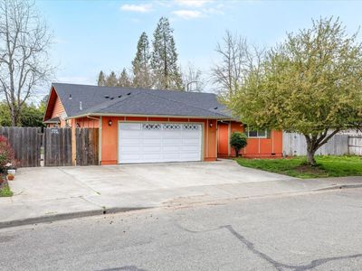 1044 SW Kokanee Ln, Grants Pass, OR, 97527