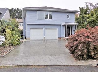191 Meadow Lane Ct, Secaucus, NJ 07094
