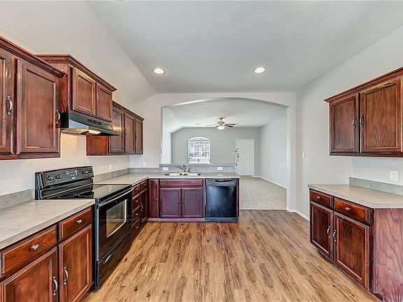 4th image of 5516 Creek Hill Ln