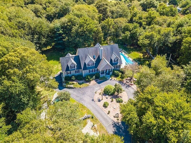 1st image of 37 Wintman Dr