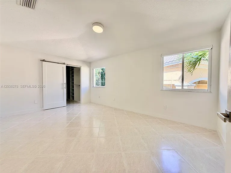 9425 NW 47th Ter — Photo 23