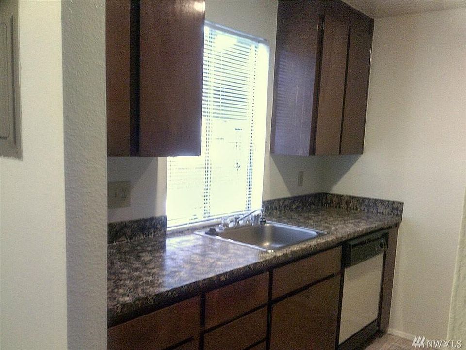 2nd image of 12315 117th Ave E APT 4