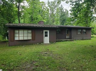 3887 Calhoun Rd, Beaverton, MI 48612